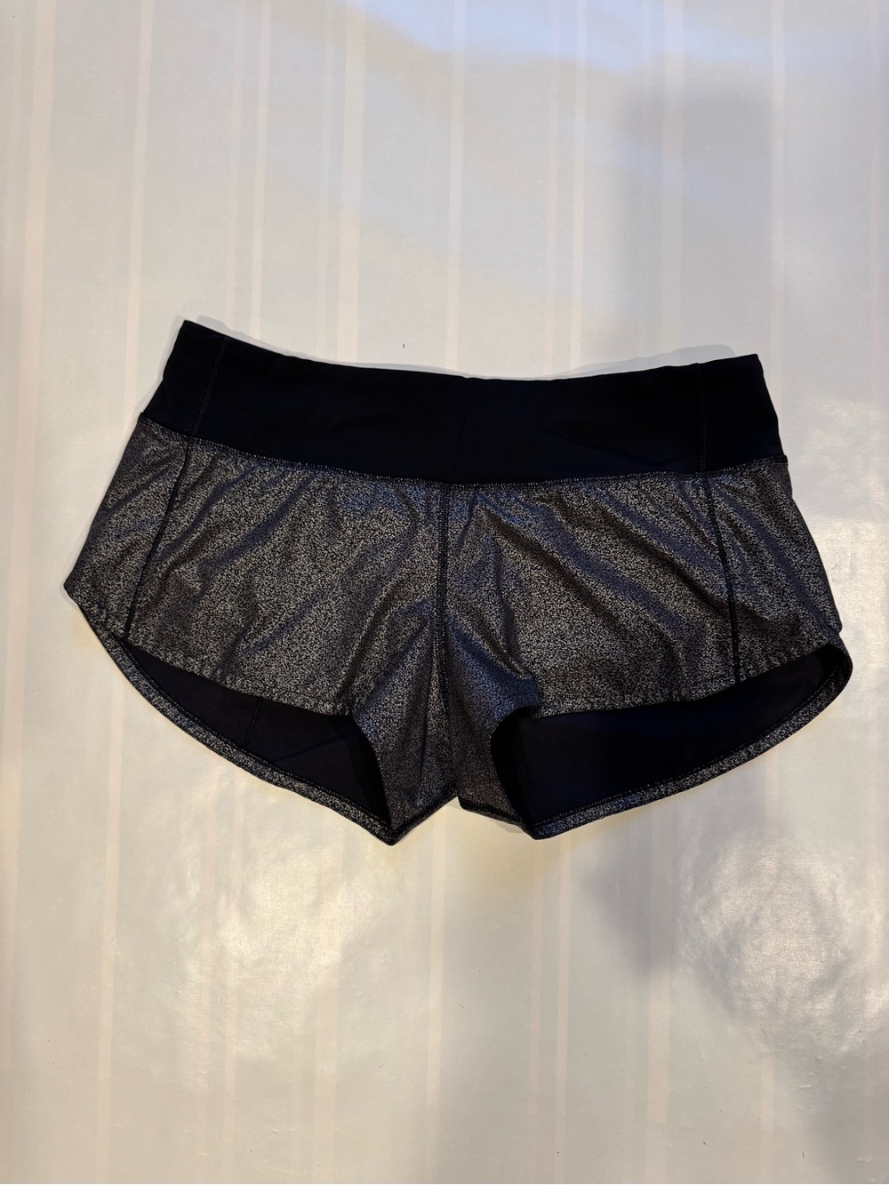 Women’s Lululemon Speed Up Shorts - Black/Gray Metallic - Size 6